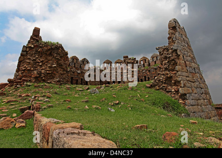 Tughlaqabad Fort ist eine zerstörte Fort in Delhi, von Ghiyas-Ud-Din Tughlaq, der Gründer von Tughlaq Dynastie, gebaut im Jahre 1321 Stockfoto