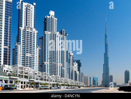 Modernes Apartment-Hochhäuser und Burj Khalifa Tower in Business Bay Viertel von Dubai Vereinigte Arabische Emirate VAE mittleren Ea Stockfoto