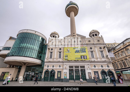 Liverpool Playhouse Theatre und St. John Tower. Stockfoto