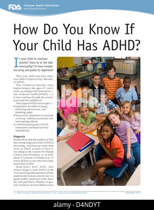 Die AHRQ und die FDA bieten Leitlinien für die Diagnose der Aufmerksamkeitsdefizit-Hyperaktivitätsstörung (ADHS) bei Kindern, wobei der Schwerpunkt auf Symptomen wie Impulsivität, Hyperaktivität und Unaufmerksamkeit liegt. Zu den Behandlungen gehören Medikamente wie Atomoxetin und Clonidin. Stockfoto