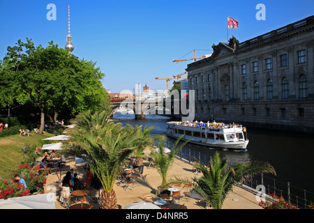 Deutschland, Berlin, Strandbar Mitte an der Spree Stockfoto