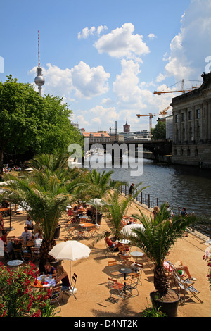 Deutschland, Berlin, Strandbar Mitte an der Spree Stockfoto