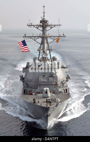 Die US-Marine-Lenkflugkörper Zerstörer USS Jason Dunham Betrieb 14. März 2013 in das Arabische Meer zur Unterstützung des Afghanistan-Krieges. Stockfoto