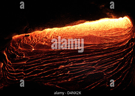 heiße Lava Vulkan Mauna Kea, Hawaii fließt die großen Insel Pazifischen Ozean Mountain Peak Caldera coole Vergangenheit ausbrechen roter Fluss Stockfoto