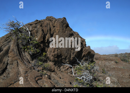 Regenbogen über alten Lavastrom Kilauea-Volcanoes-Nationalpark Hawaii big island Stockfoto