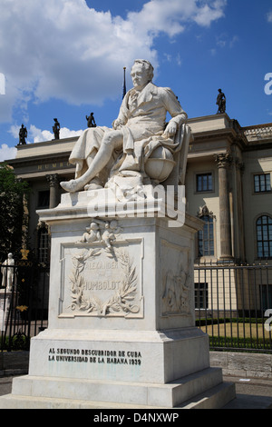 Aexander von Humboldt-Denkmal vor der Humboldt-Universität zu Berlin-Mitte, Deutschland Stockfoto