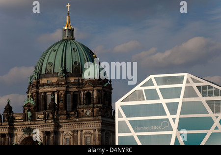 Berlin, den Berliner Dom und der Humboldt-Box Stockfoto