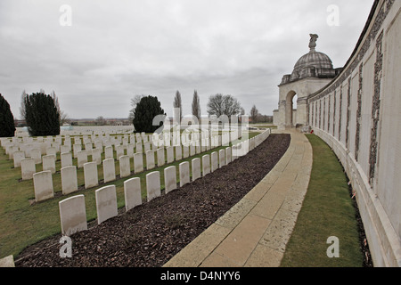 Tyne Cot Friedhof, Passchendaele, Begräbnisstätte für die Toten des ersten Weltkriegs in Ypern auffallende an der Westfront Stockfoto