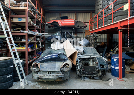 Berlin, Deutschland, alte Porsche Autos in das Lager von einem Auto Reparaturwerkstatt Stockfoto