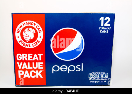 Multipack von neuen 250ml Größe Pepsi Cola-Dosen Stockfoto