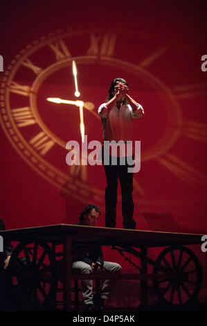 London, UK. 17. März 2013. Farruquito Improvisacion En Una Mesa, Teil von Abolengo, Sadler es Wells Flamenco Festival durchführen. Bildnachweis: Carole Edrich / Alamy Live News Stockfoto