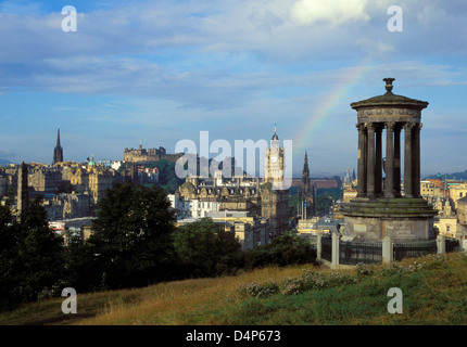 Dugald Stewart Monument auf Calton Hill mit Blick auf Stadt Stockfoto