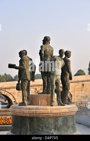 Moderne Skulptur in Plostad Makedonija Quadrat, Skopje, Mazedonien Stockfoto