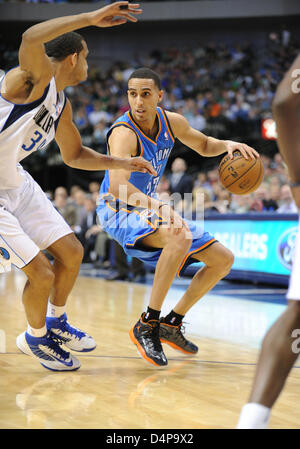 17. März 2013: Oklahoma City Thunder Point Guard Walker Russell #23 bei einem NBA-Spiel zwischen den Oklahoma City Thunder und den Dallas Mavericks das American Airlines Center in Dallas, TX Oklahoma Dallas besiegt 107-101 Stockfoto