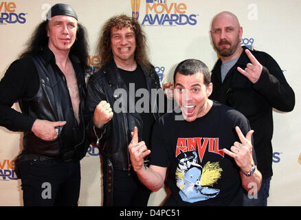 (L-R) Glenn fünf, Steve "Lips" Kudlow, Steve-O und Robb Reiner der kanadische Metal-Band? Amboss? kommen Sie für den MTV Movie Awards 2009 im Gibson Amphitheatre in Los Angeles, CA, USA, 31. Mai 2009. Foto: Hubert Boesl Stockfoto