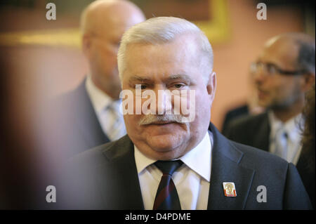 Lech Walesa, ehemaliger polnischer Präsident und Friedensnobelpreisträger 1983, während die? Ernst-Reuter-Plakette? Preisverleihung in Berlin? s Rotes Rathaus, Deutschland, 9. Juni 2009. Walesa ist in diesem Jahr? s Ernst-Reuter-Preis Preisträger. Er wurde für sein Engagement für die Stadt Berlin ausgezeichnet. Foto: DAVID EBENER Stockfoto