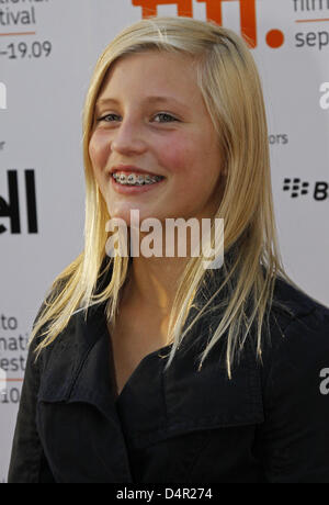 Luna Schweiger, Schauspielerin und Tochter des deutschen Schauspielers Til Schweiger, kommt für die Nordamerika-Premiere des Films? Phantomschmerzen? während des 34. Toronto International Filmfestival in Toronto, Kanada, 17. September 2009. Foto: Hubert Boesl Stockfoto