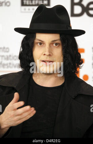 Musiker Jack White besucht die Pressekonferenz zum Film? White Stripes: Unter dem großen weißen Nordlicht? während des 34. Toronto International Filmfestival in Toronto, Kanada, 18. September 2009. Foto: Hubert Boesl Stockfoto
