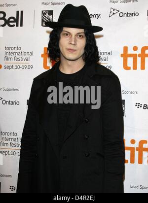Musiker Jack White besucht die Pressekonferenz zum Film? White Stripes: Unter dem großen weißen Nordlicht? während des 34. Toronto International Filmfestival in Toronto, Kanada, 18. September 2009. Foto: Hubert Boesl Stockfoto