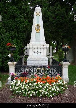 Das Grab des weltberühmten Komponisten Ludwig van Beethoven (1770-1827) auf dem Zentralfriedhof in Wien, 9. August 2009. Foto: Beate Schleep Stockfoto