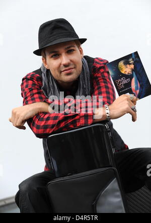 Deutsche Geiger David Garrett fördert seine neue DVD? David Garrett Live - In Concert & privat? während eines Presse-Anrufs in München, 1. Oktober 2009. Die DVD wird ab 9. Oktober 2009 auf verfügbar. Foto: TOBIAS HASE Stockfoto