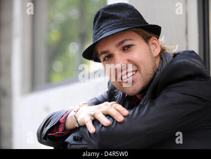 Deutsche Geiger David Garrett fördert seine neue DVD? David Garrett Live - In Concert & privat? während eines Presse-Anrufs in München, 1. Oktober 2009. Die DVD wird ab 9. Oktober 2009 auf verfügbar. Foto: TOBIAS HASE Stockfoto