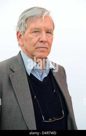 Israelischer Schriftsteller Amos Oz präsentiert sein neues Buch "Unter Freunden" auf der Leipziger Buchmesse in Leipzig, Deutschland, 14. März 2013. Foto: Marc Tirl Stockfoto