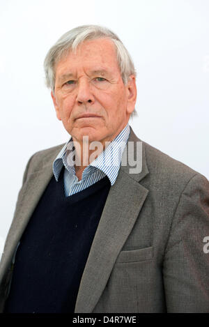 Israelischer Schriftsteller Amos Oz präsentiert sein neues Buch "Unter Freunden" auf der Leipziger Buchmesse in Leipzig, Deutschland, 14. März 2013. Foto: Marc Tirl Stockfoto