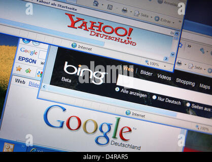 Die Abbildung zeigt die Homepages der Suchmaschinen Google, Yahoo! und Bing am 29. Juli 2009. Software-Hersteller Microsoft und Internet-Unternehmen Yahoo! schmieden eine Allianz in der Internet-Suche Marktführer Google angreifen. Yahoo! wird die Microsoft-Suchmaschine Bing auf ihren Portalen und Partner-Websites verwenden, wie die Unternehmen am 29. Juli 2009 bekannt gegeben. Foto: KARL-JOSEF HILDENBRAN Stockfoto