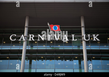 Einen allgemeinen Überblick über Karneval UK Head Office am Hafen Parade in Southampton Stockfoto