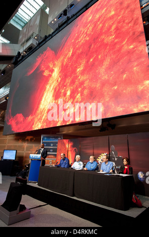 NASA Solar Dynamics Observatory enthüllt neue Bilder (201004210001HQ) Stockfoto