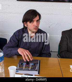 Paris, Frankreich. „Medecine du Monde“, (französische Doktoren) LDH, Human Rights League, NGO's, Konferenz über chin-esische Prostitution und die Opposition gegen das aktuelle Passivantragsgesetz in Paris. „Tim Leister“ (M.D.M.), Stockfoto