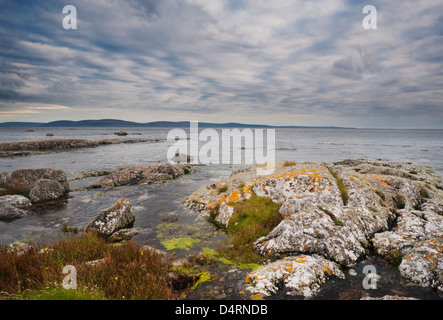 Blick über die Bucht von Galway in Richtung der Burren von Küste in der Nähe von Spiddal, Co. Galway, Irland Stockfoto