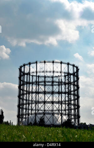 (ILLUSTRATION - DATEI) eine Archivabbildung vom 02. September 2011 zeigt das Gasometer in Berlin-Schoeneberg. Fotoarchiv für Zeitgeschichte, KEIN TELEGRAMM Stockfoto