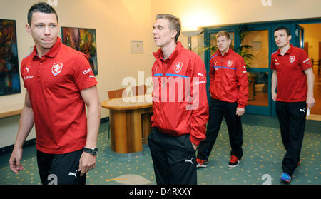 Treffen der Tschechischen Fußball-Nationalmannschaft vor dem Spiel gegen Dänemark und Armenien in Prag, Tschechien am Montag, 18. Februar 2013. Von links: Marek Suchy, Borek Dockal, Matěj Vydra und David Lafata. (Foto/Stanislav Zbynek CTK) Stockfoto