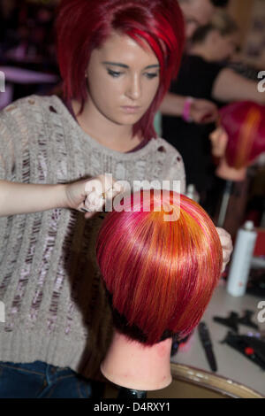 Blackpool, Großbritannien. 18.. März 2013. Models, Mannequins, Make-up-Künstler und Friseure beim Hair & Beauty, North West Finale, das im Empress Ballroom, Wintergarden, Blackpool, stattfand. Stockfoto