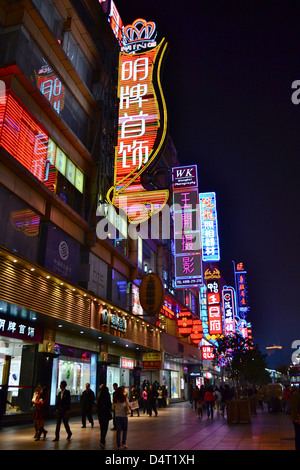 Najjing Straße bei Nacht Shanghai, China Stockfoto