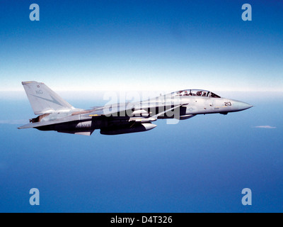 F-14A Tomcat im Flug über dem Pazifischen Ozean. Stockfoto