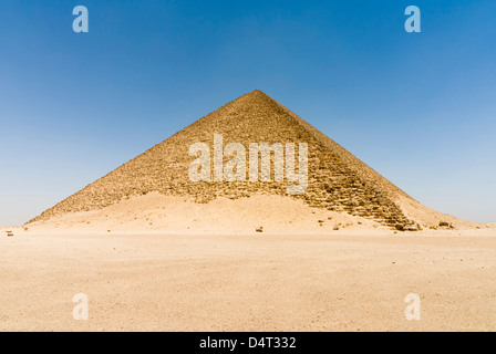 Die rote Pyramide (Senefru oder Snefru Pyramide), Dahshur, UNESCO World Heritage Site, in der Nähe von Kairo, Ägypten, Nordafrika Stockfoto