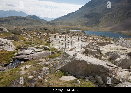 R 11 Fußweg entlang der Vall d'Anglos in den spanischen Pyrenäen - Huesca, Aragon, Spanien. Stockfoto