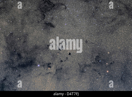 Schlange-Nebel in Ophiuchus. Sehr dichtes Stars und Dunkelnebel Wurf dieser Region von Ophiuchus in unserer Milchstraße Stockfoto