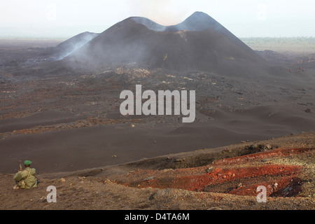 24. Januar 2012 - Schlacken Kegel auf Vulkan Nyamuragira, demokratische Republik Kongo. Stockfoto