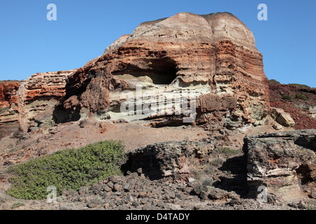 Mangan-Mine am Kap Vani, Insel Milos, Griechenland verlassen. Stockfoto