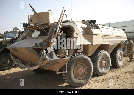 Ein Schützenpanzer (Transportpanzer) TPz Fuchs (Fuchs), Patrouillen der Kunduz-Plateau, Afghanistan. Stockfoto