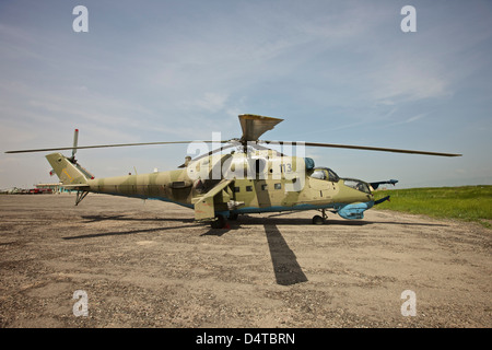 Eine Mi-35-Kampfhubschrauber, betrieben von der afghanischen nationalen Armee Air Corp Airfield Kunduz, Nordafghanistan. Stockfoto