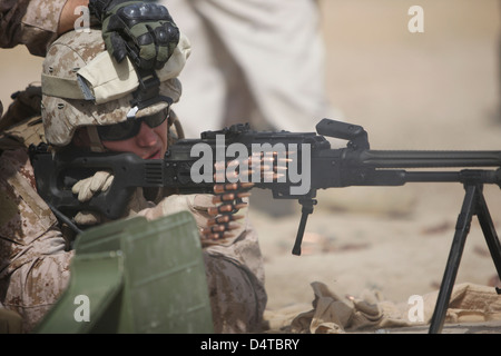 US-Marine Zündung PK 7,62 mm Allzweck Maschinengewehr auf einem Schießstand in der Nähe von Kunduz, Afghanistan. Stockfoto