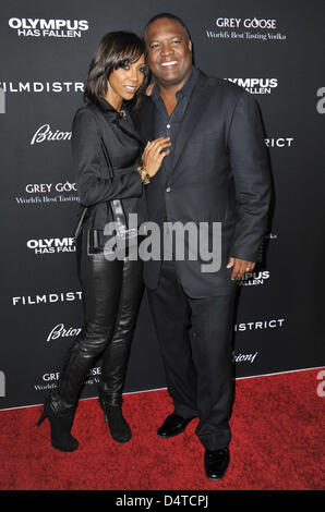 Los Angeles, Kalifornien, USA 18. März 2013. Holly Robinson Peete, Rodney Peete Teilnahme an der Los Angeles Premiere von '' Olympus gesunken '' auf der Arclight Cinerama Dome in Hollywood statt. Kredit: Kredit: D. Long/Globe Photos/ZUMAPRESS.com/Alamy Live-Nachrichten Stockfoto