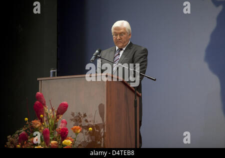 Ehemaliger deutscher Außenminister und Vizekanzler Frank-Walter Steinmeier (Sozialdemokraten) hält eine Rede an das Außenministerium in Berlin, Deutschland, 29. Oktober 2009. Foto: ARNO BURGI Stockfoto