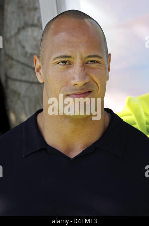 US-Schauspieler Dwayne? Der Rock? Johnson kommt bei der Premiere des Films? Planet 51? im Mann Village Theater in Los Angeles, CA, USA, 15. November 2009. ? Planet 51? ist eine animierte alien Abenteuer-Komödie. Foto: Hubert Boesl Stockfoto