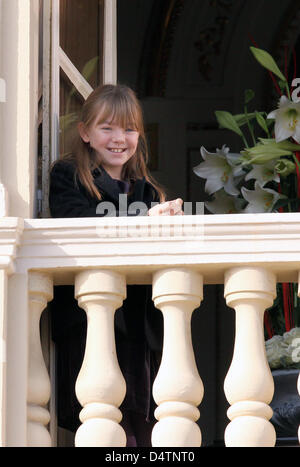 Prinzessin Alexandra von Hannover lacht auf Balkon während der Armee Parade als Teil von Monaco? s Feierlichkeiten zum Nationalfeiertag in Monte Carlo, Monaco, 19. November 2009. Foto: Albert Nieboer (Niederlande) Stockfoto